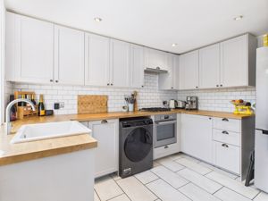 Kitchen- click for photo gallery